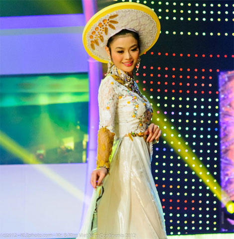 Theo ông Minh Chánh, cuộc thi năm nay rất nhiều kiều bào người Việt ở nước ngoài tham dự và nổi trội về nhan sắc và tài năng.