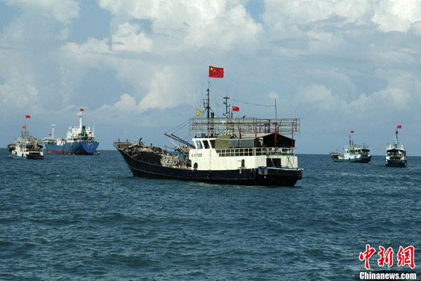 Ảnh cận những chiếc tầu cá của Trung Quốc lên đường tiến tới vùng biển của Việt Nam để đánh cá 