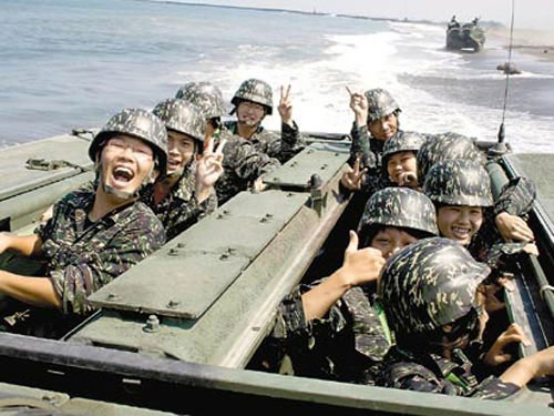 Hồi tháng 6, Cơ quan Phòng vệ Đài Loan (MND) xác nhận sẽ tổ chức trại hè quân đội thường niên tại đảo Ba Bình thuộc quần đảo Trường Sa, Việt Nam. Theo hãng tin CNA, kế hoạch tổ chức trại hè quân đội tại đảo Ba Bình đã có từ vài năm trước nhưng bị trì hoãn do Đài Loan lo ngại phản ứng của các bên tranh chấp. Quyết định trên của Đài Loan sẽ khiến tình hình biển Đông thêm căng thẳng.