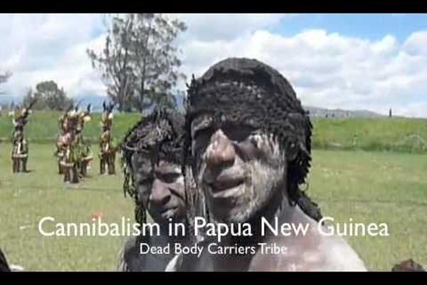 Hiện cảnh sát đang nghi ngờ mối quan hệ giữa nhóm giáo phái này với bộ tộc chuyên ăn thịt người ở Papua New Guinea có tên gọi là bộ tộc Samo
