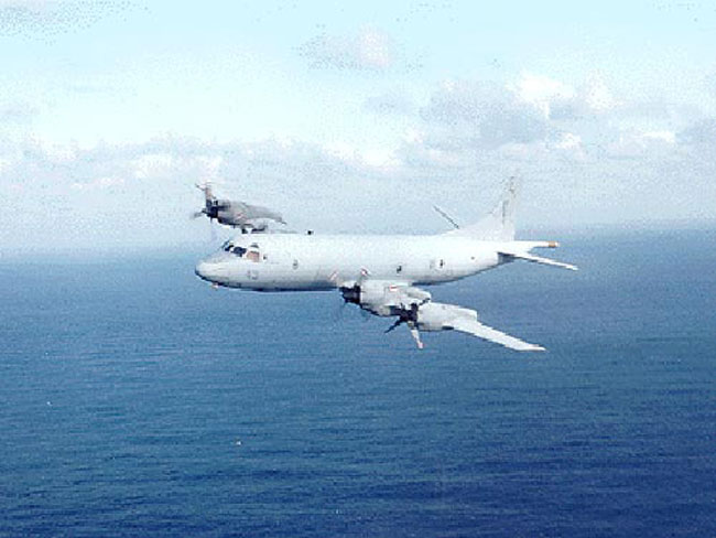  Mỗi máy bay P-3C đều biên chế 11 nhân viên phi hành đoàn. Trong đó, 2 chuyên gia tình báo sonar có thể tiến hành phân tích dữ liệu của phao sonar bất cứ lúc nào, làm rõ loại hình cụ thể của các mục tiêu dưới nước. 