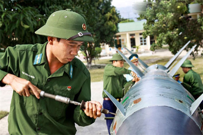 Kiểm tra định kỳ đạn tên lửa 