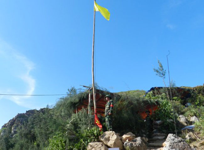 Sáng 31/5, tại vùng biển Mỹ Thọ, Phù Mỹ (Bình Định), Trung đoàn pháo binh 368 (QK5) đã tiến hành diễn tập bắn đạn thật mục tiêu vận động trên biển. Đài quan sát và chỉ huy của cuộc diễn tập.