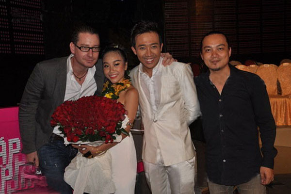Đoan Trang hạnh phúc bên chồng tương lai của mình trong đêm dành giải quán quân “Cặp đôi hoàn hảo”
