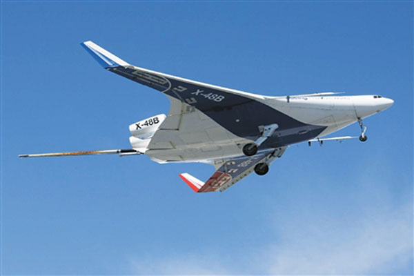 Trong chuyến bay thử nghiệm đầu tiên của mình X-48B đã thực hiện chuyến bay ở độ cao 2.286m so với mặt nước biển và trong thời gian 31 phút.