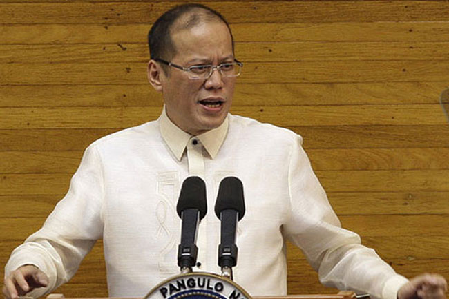 Tuyên bố của tổng thống Philippines, Benigno Aquino cho biết sẵn sàng tự   vệ nếu xảy ra xung đột vũ trang trên Biển Đông, nhưng vẫn ưu tiên giải quyết   tranh chấp bằng con đường hòa bình.