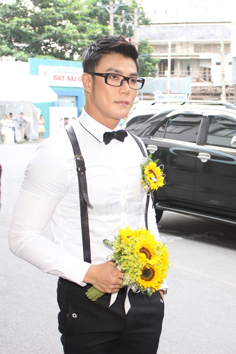 Thúy Vinh kết hôn khi đang mang bầu con trai ở tháng thứ 6.