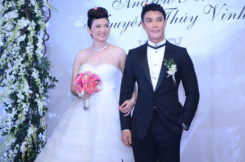 Đặc biệt trông Thúy Vinh rất là nam tính.