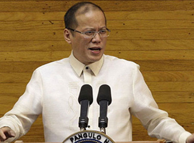 Tuy nhiên, trước đó ngày 26/7, phát biểu trước báo giới Tổng thống Philippines Aquino thể hiện quyết tâm theo đuổi giải pháp hòa bình cho tranh chấp trên biển Đông: “Chúng ta cần bình tĩnh, chúng ta cần nghiên cứu đầy đủ và chúng ta sẽ có thể giải quyết được tình hình này theo cách bảo đảm lợi ích của mọi người”.