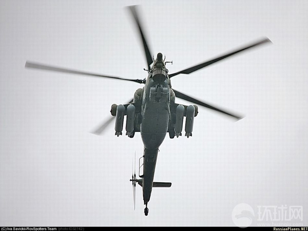 Mi-28 có thể đạt tốc độ 305km/h với tầm hoạt động liên tục là 460km