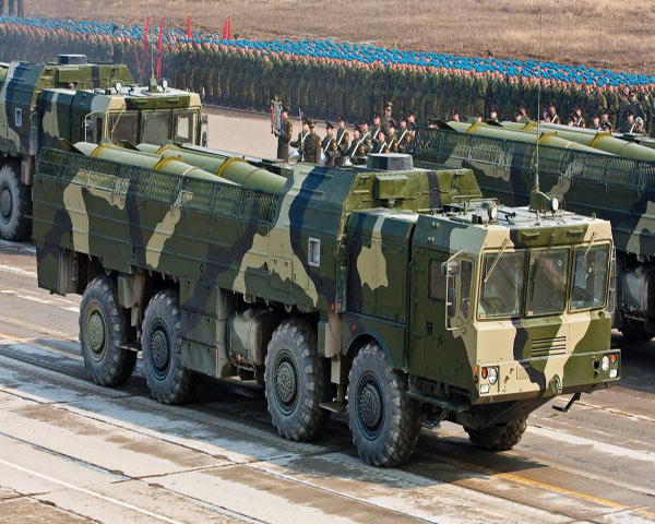 Xe chở loại tên lửa Iskander của Nga