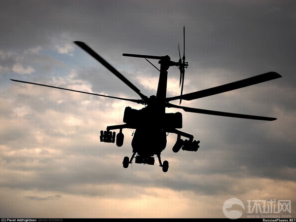 Hình ảnh một chiếc Mi-28N hay còn được biết tới với cái tên 'thợ săn đêm' nhờ được trang bị phiên bản Tor cải tiến và thiết bị ngắm phía dưới mũi, gồm cả camera TV và FLIR để có thể chiến đấu tốt trong đêm...