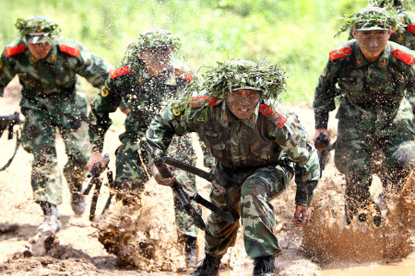 Kể từ khi thành lập phân đội đặc nhiệm đầu tiên ở Đại quân khu Quảng Châu năm 1988, đến nay, 7 đại quân khu của Trung Quốc đều đã thành lập đại đội đặc nhiệm trực thuộc (trung đoàn độc lập), bên dưới có 3 trung đội (tiểu đoàn), tổng quân số 1.000 người. 