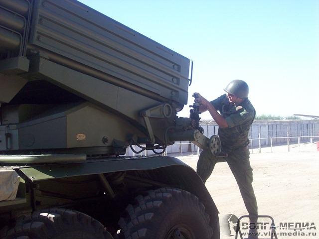 Trong cuộc duyệt binh tại Rostov-na-Don ngày 9/5, Nga đã cho “trưng” hệ thống Tornado-G. Dự kiến, trong năm 2012, Nga sẽ bàn giao cho các đơn vị lục quân 36 hệ thống pháo phản lực này.