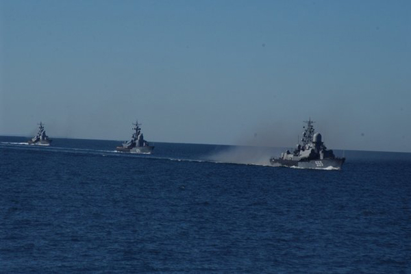 Theo đó lữ đoàn tầu mặt nước của Hạm đội Baltic gồm các tàu khu trục thuộc lớp project 956-A mà quân đội NATO vẫn gọi là lớp tàu khu trục Sovremenny.
