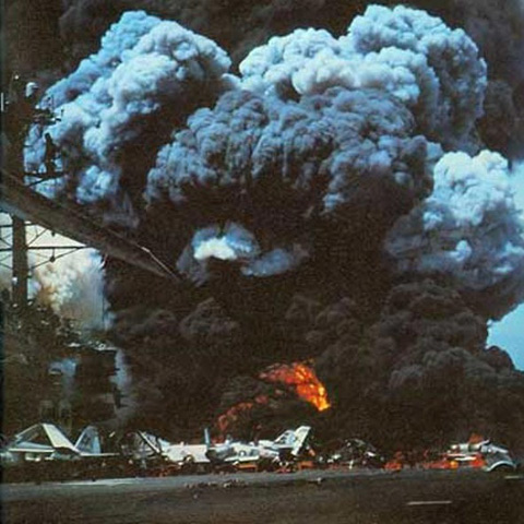 Đám cháy nổ dữ dội kéo dài 13 giờ liền mới dập tắt được và đã làm 134 lính Mỹ thiệt mạng, 162 lính khác bị thương cùng với 29 máy bay phản lực chiến đấu bị phá hủy hoàn toàn, 42 chiếc khác hư hỏng nặng. 