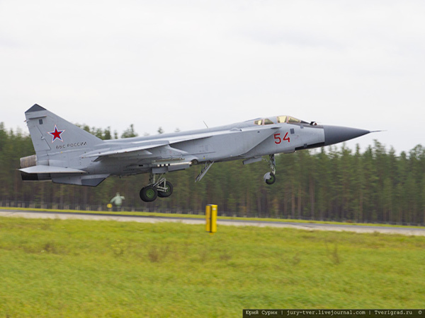 Cùng với MIG-29 và Su-27, MIG-31 tạo nên bộ ba máy bay tiêm kích hiệu quả nhất thế giới