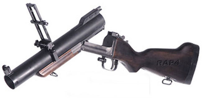 M79 được coi là cầu nối giữa súng phóng lựu tầm xa và súng cối tầm gần (50 đến 300 mét) và là vũ khí không thể thiếu cho bộ binh. Với chiều dài 737 mm (nòng dài 355 mm) cộng với đạn nặng 3kg, M79 là một vũ khí chiến lược đối với địa hình của Việt Nam.