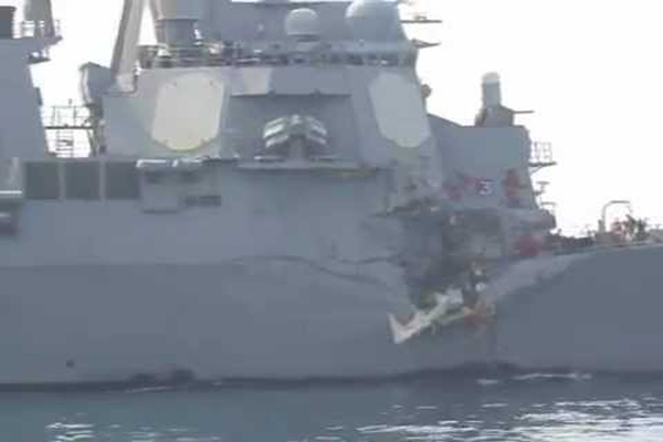 USS Porter có thể sẽ bị chìm nếu cú đâm của tầu chở dầu M/V Otowasan lớn hơn...
