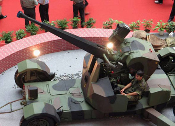 Đài Loan tuyên bố sắp tập trận bắn đạn thật trên đảo Ba Bình thuộc Trường Sa, tiếp tục vi phạm nghiêm trọng chủ quyền của Việt Nam.Một số thành viên nghị viện của Đài Loan cũng sẽ đến quan sát cuộc diễn tập. Giới chức cho biết cuộc tập trận sẽ diễn ra trong tháng 9 nhưng không tiết lộ thời điểm cụ thể. 