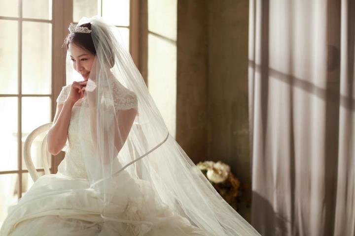 Tuy nhiên, Linh Nga là một ngôi sao rất kín tiếng, kết hôn được 2 năm nhưng chưa bao giờ xuất hiện công khai cùng chồng. 