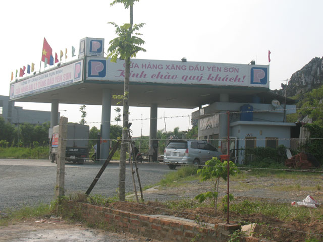 Cũng theo nhân viên này, trước đó 2 hôm đại lý cũng đóng cửa với lý do 