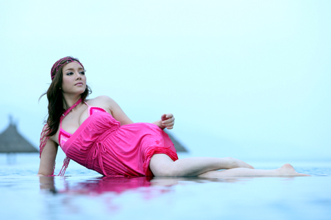Vòng 1 của Lý Nhã Kỳ có thể được xem là “khủng” nhất trong số các sao nữ của showbiz Việt.