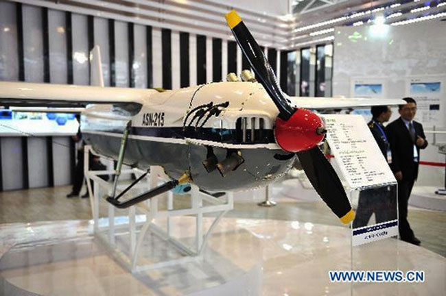 Tháng 11/2010, trong 25 mô hình UAV tiên tiến được trưng bày tại Triển lãm hàng không quốc tế Chu Hải, trong đó có nhiều loại là UAV tấn công, có khả năng phóng tên lửa vào cả những mục tiêu trên mặt nước.