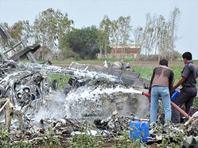 Theo hàng tin Hindustantimes, 9 người thiệt mạng (4 phi công), 1 người bị thương trong lúc đang diễn tập trên bầu trời bang Gujarat.