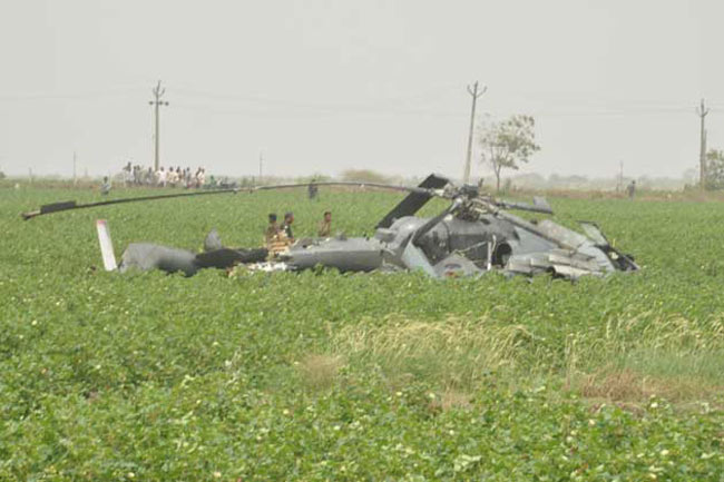 Hai chiếc trực thăng đã va chạm với nhau trên không trung và sau đó bị rơi xuống.