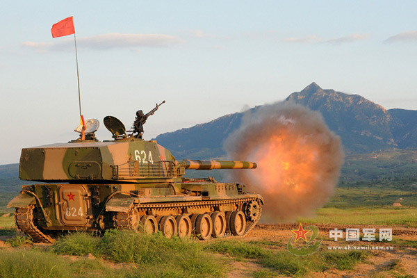Sức mạnh cơ bắp của lực lượng pháo binh Trung Quốc được xuất hiện trên các trang báo quân sự của Trung Quốc