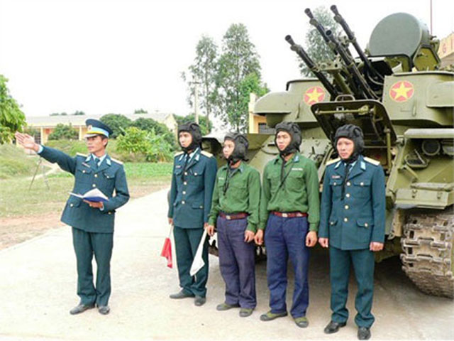  Kíp xe pháo phòng không tự hành ZSU-23-4 chuẩn bị huấn luyện.