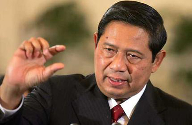 Người phát ngôn Bộ Ngoại giao Mỹ Victoria Nuland cho biết, Ngoại trưởng Mỹ Hillary Clinton sẽ thảo luận với các quan chức Indonesia về   quan hệ đối tác toàn diện Mỹ-Indonesia và các cam kết về các vấn đề khu vực và toàn cầu.  Dự kiến bà Clinton sẽ có cuộc gặp với Tổng thống Susilo Bambang Yudhoyono.