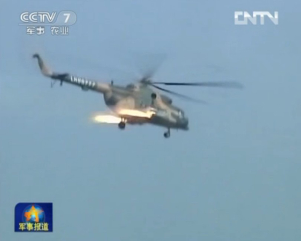 Trực thăng Mi-8 oanh tạc mục tiêu