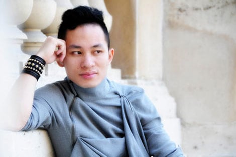 Dù xa con biền biệt nhưng chưa bao giờ mẹ ngại Dương hư. Bà tin tưởng vì Dương được giáo dục bởi người bác ruột rất mô phạm, hơi cổ điển và rất khuôn phép. 