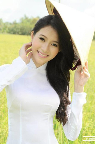 Vẻ đẹp mong manh, trong sáng của tân Hoa hậu Việt Nam