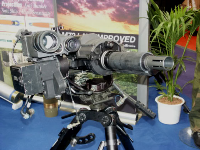 Công nghệ chế tạo thuốc hỏa thuật trên nền bột vonfam có nhiều đặc điểm khác và khó khăn hơn so với công nghệ chế tạo thuốc hỏa thuật hiện hành vì các cấu tử trong thành phần có tỷ trọng rất khác nhau, quá trình trộn các thành phần cũng phải có công nghệ đặc biệt hơn để tạo ra lô thuốc đồng đều.