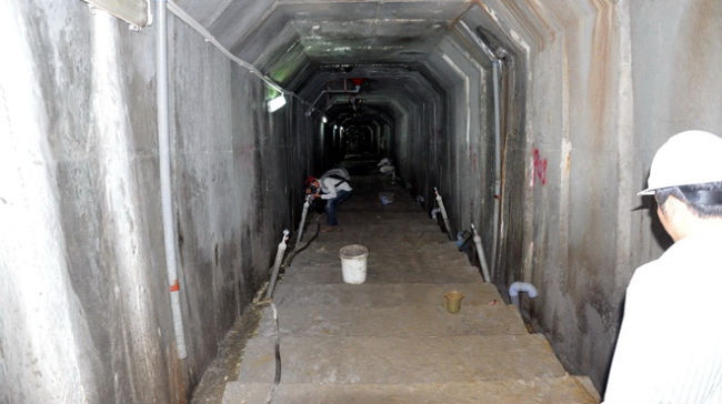 Cũng trong ngày 9/9, lần đầu tiên đơn vị tổng thầu thi công công trình thủy điện Sông Tranh 2 (Quảng Nam) đã mở cửa cho giới truyền thông vào tận mắt chứng kiến hình ảnh bên trong đường hầm. 