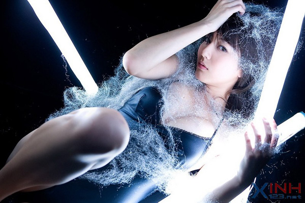 Bên cạnh công việc làm mẫu Yumi Sugimoto còn tham gia đóng phim, cô từng xuất hiện trong một vài bộ phim truyền hình tại đất nước mặt trời mọc...