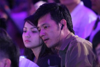 Trông hai người rất tình tứ
