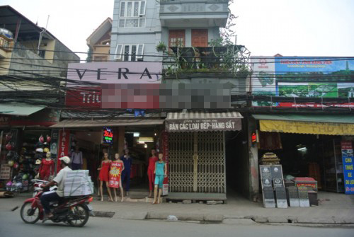  Căn nhà số 31 trên phố Trương Định (cửa sắt) của vợ chồng anh Tiến - chị Liên