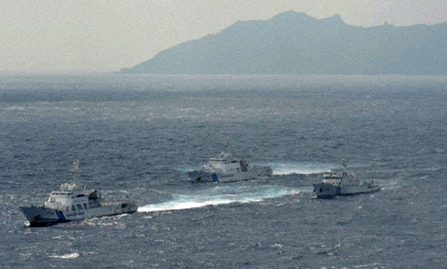 Quyết định trên được đưa ra trong bối cảnh không có dấu hiệu sẽ sớm có sự giảm bớt căng thẳng xung quanh   quần đảo Senkaku khi Tokyo cáo buộc ba tàu hải giám Trung Quốc xâm nhập lãnh hải Nhật Bản sáng 24/9. 