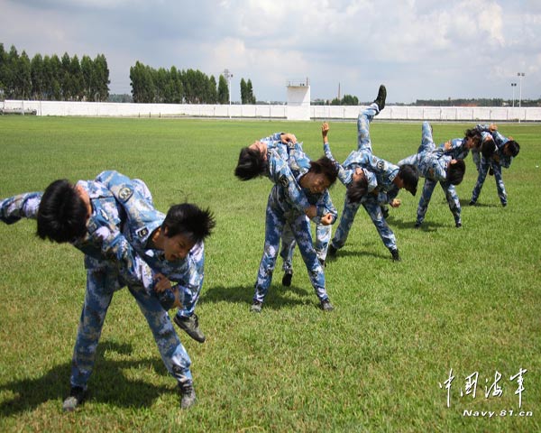 Võ thuật là một trong những nội dung huấn luyện quan trọng của nữ trinh sát đặc nhiệm thủy quân lục chiến