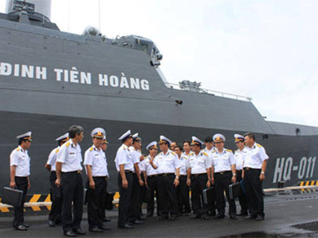 Sau khi nhận được 2 hộ vệ hạm Gepard, Việt Nam lại tiếp tục ký với Nga hợp đồng cung cấp thêm 2 chiếc nữa thuộc lớp tàu khu trục này. Khác với các tàu Gpard trước đó, theo yêu cầu của phía Việt Nam, các tàu sau này phải được trang bị các loại vũ khí chống tàu ngầm mạnh mẽ.