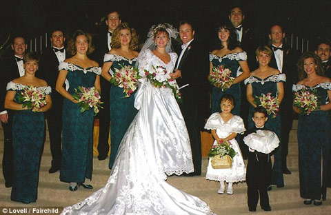 Kim và Krickitt hạnh phúc ngập tràn trong đám cưới đầu tiên vào năm 1993