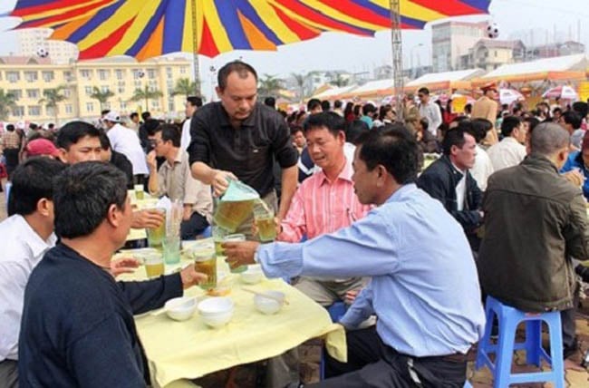 Việt Nam là nước đứng đầu khu vực Đông Nam Á về mức tiêu thụ bia với gần 2,6 tỷ lít bia trong năm 2011, vượt xa hai nước đứng ở vị trí tiếp theo là Thái Lan và Philippines.