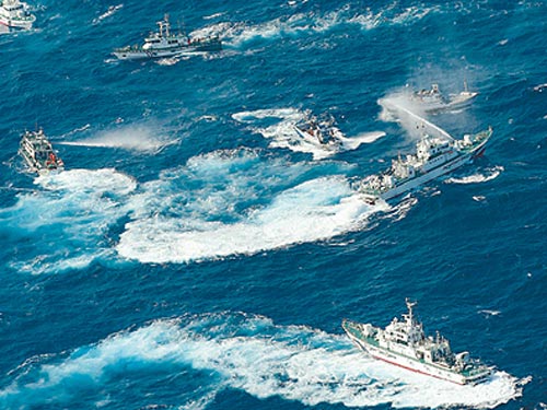 Theo JCG, một tàu tuần tra của Chính quyền Đài Loan đã xuất hiện sáng 1/10 tại khu vực giáp ranh, trong khi bốn tàu hải giám của Đại lục đã đi vào khu vực trên khoảng 40 phút (từ lúc 12 giờ 30 phút).