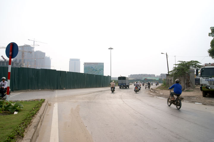 Chi phí làm đường tránh do Tập đoàn Nam Cường (đơn vị thi công đường Lê Văn Lương kéo dài) chi trả.