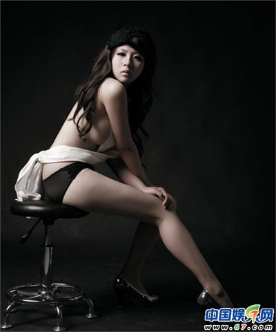 Vẻ gợi cảm của siêu mẫu đang nổi danh tại Trung Quốc, LinLin...