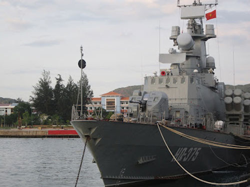 Tàu tên lửa Molnya (NATO gọi là Tarantul V) của Hải quân nhân dân Việt Nam